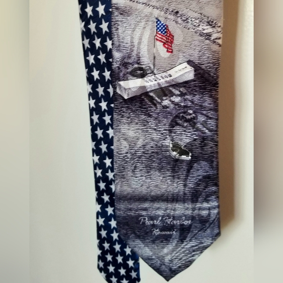 Pearl Harbor Memorial Tie from Hawaii - Picture 3 of 3